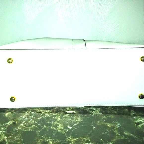 (NEW)! Big! White Bag! w/ Wallet Included:-) - Picture 7 of 12